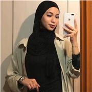 Liceale che offre ripetizioni in matematica, fisica, chimica, filosofia e inglese